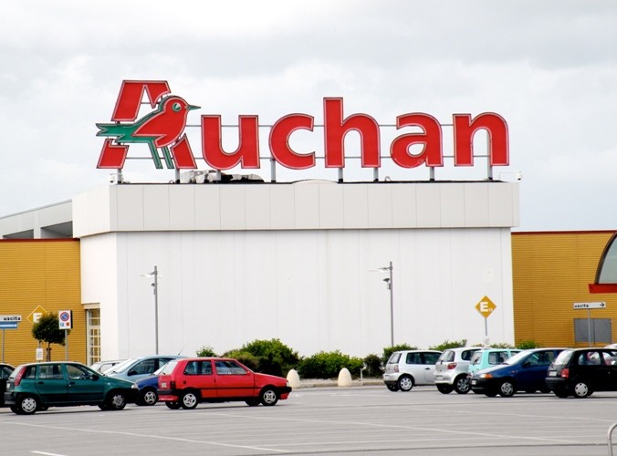 SPAIN: Auchan trials automatic shopper identification system