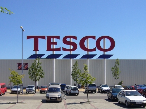 HUNGARY: Tesco to shut down 13 stores